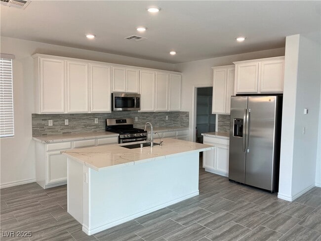 Building Photo - 7123 Calvert Cliffs St