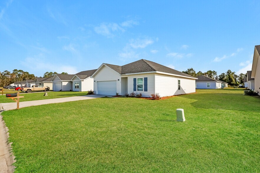 Building Photo - 69 Laura Ct