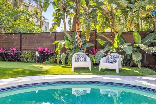 Building Photo - 110 SE 11th Ave