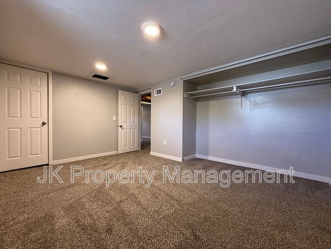 Building Photo - 309 10th St N