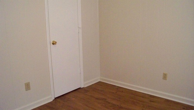 Building Photo - 210 Shipman Rd