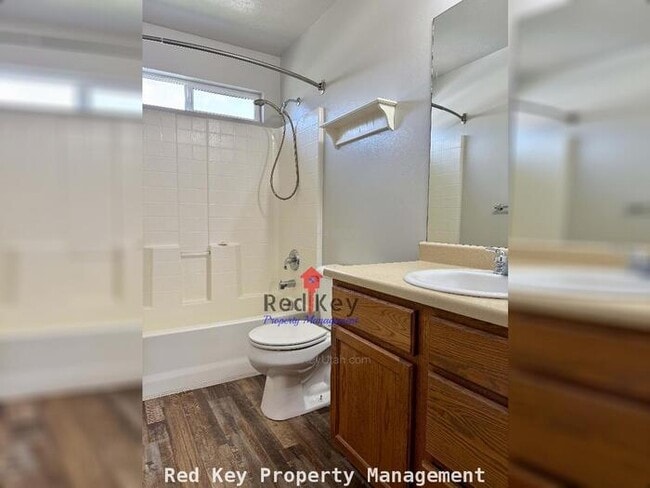 Building Photo - Crystal Bay Dr Single Family Home
