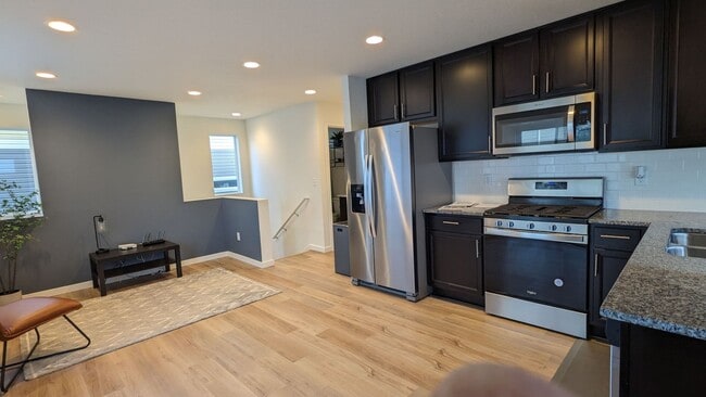 Building Photo - MODERN TWO STORY 2 BED/2 BATH IN BANNING LEWIS RANCH!