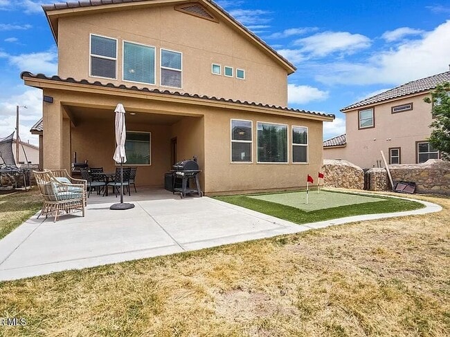 Building Photo - 5525 Valley Cedar Dr