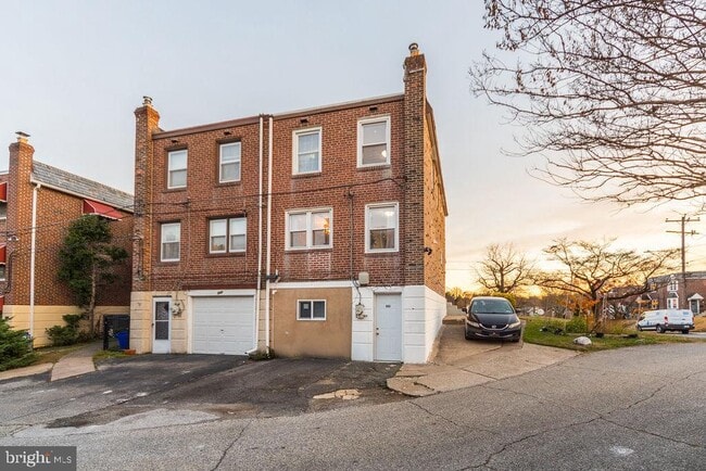 Building Photo - 945 Fariston Dr