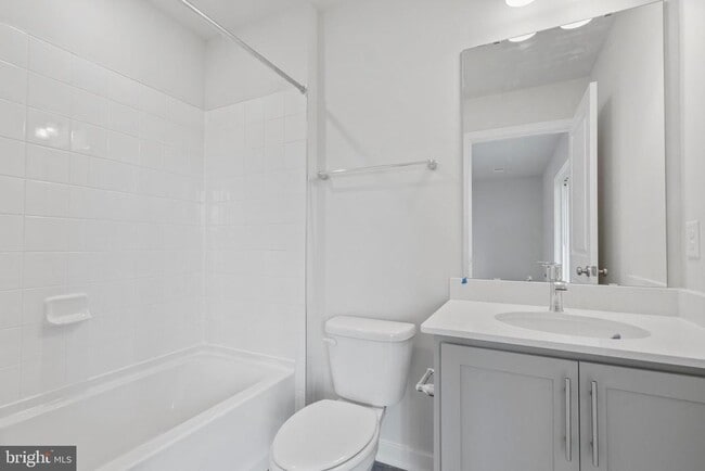 Building Photo - 16639 Green Glade Dr