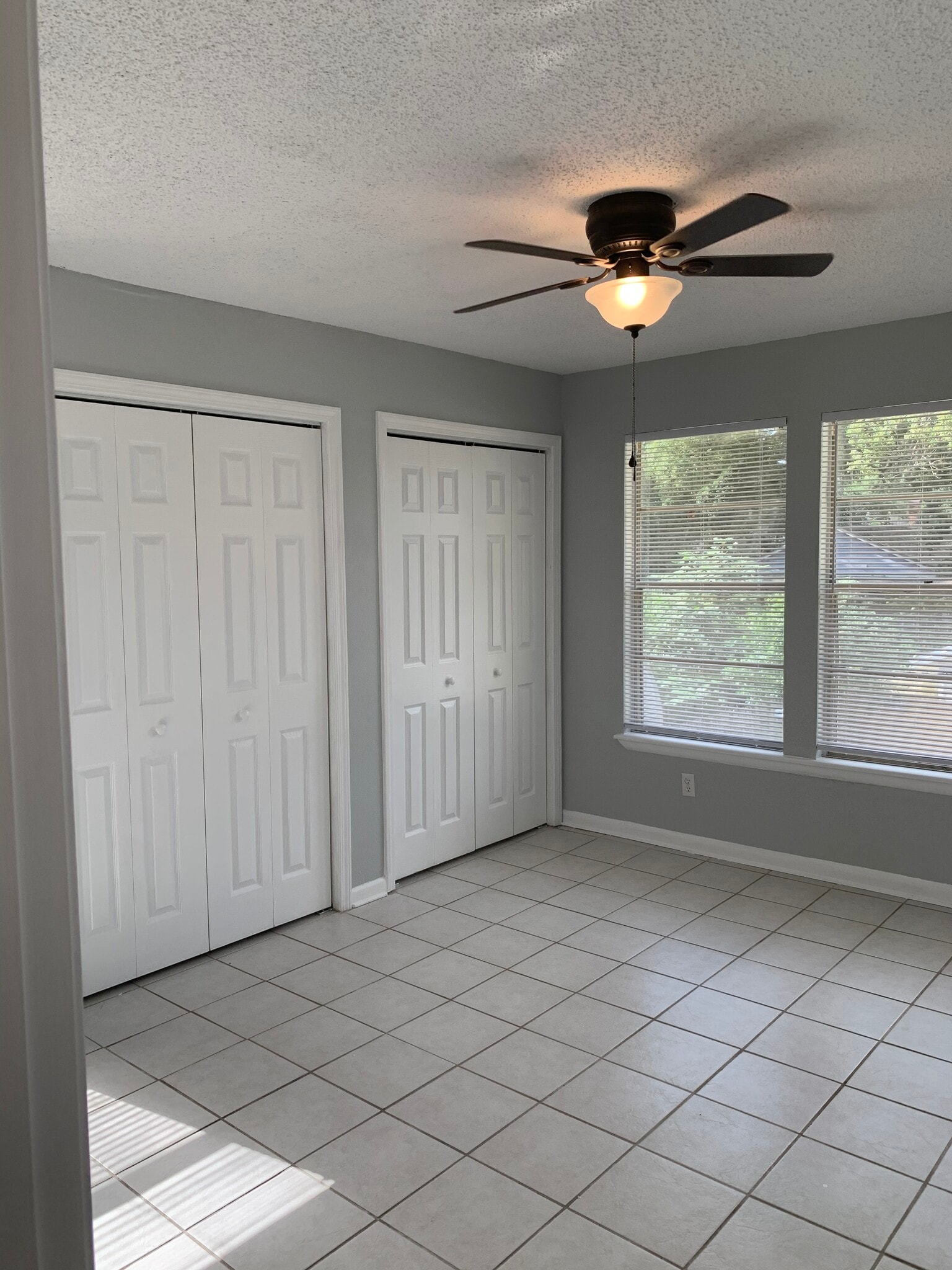 bedroom 1 - 3877 Herschel St