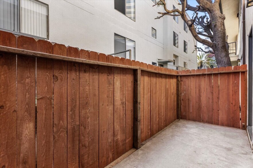 Building Photo - 1236 McClellan Dr