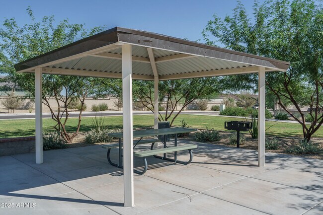 Building Photo - 20673 E Canary Way