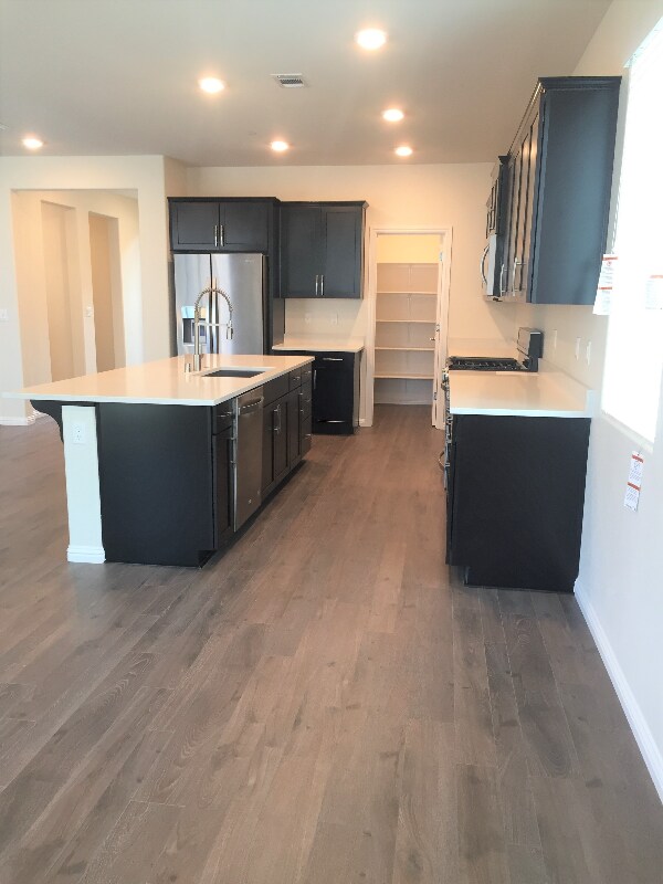 Building Photo - 931 Island Palm Wy