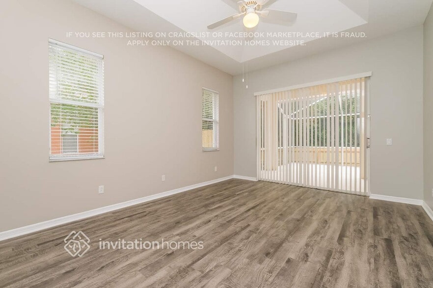 Building Photo - 479 Carriage House Ln