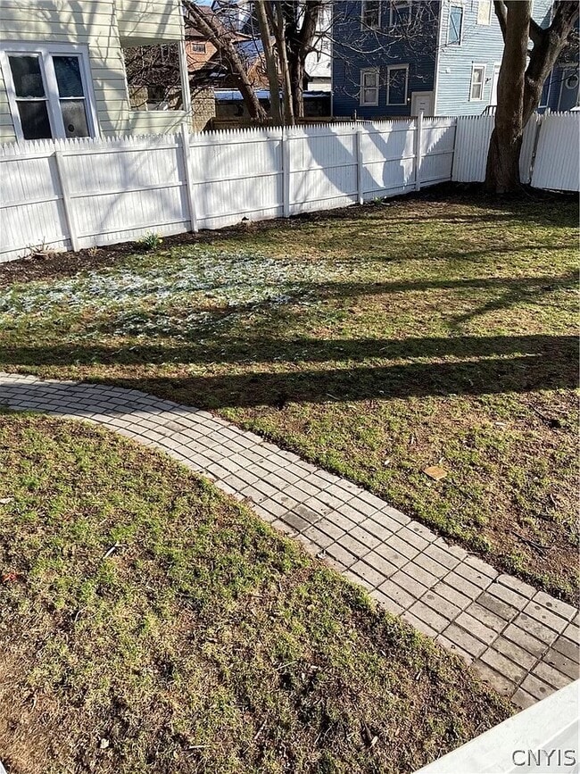 Building Photo - 2023 S Salina St