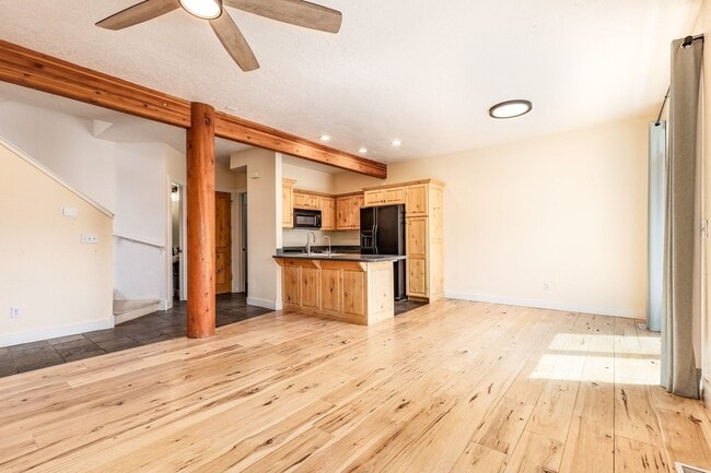 Building Photo - Blackhawk Station Comfortable 3-Bed