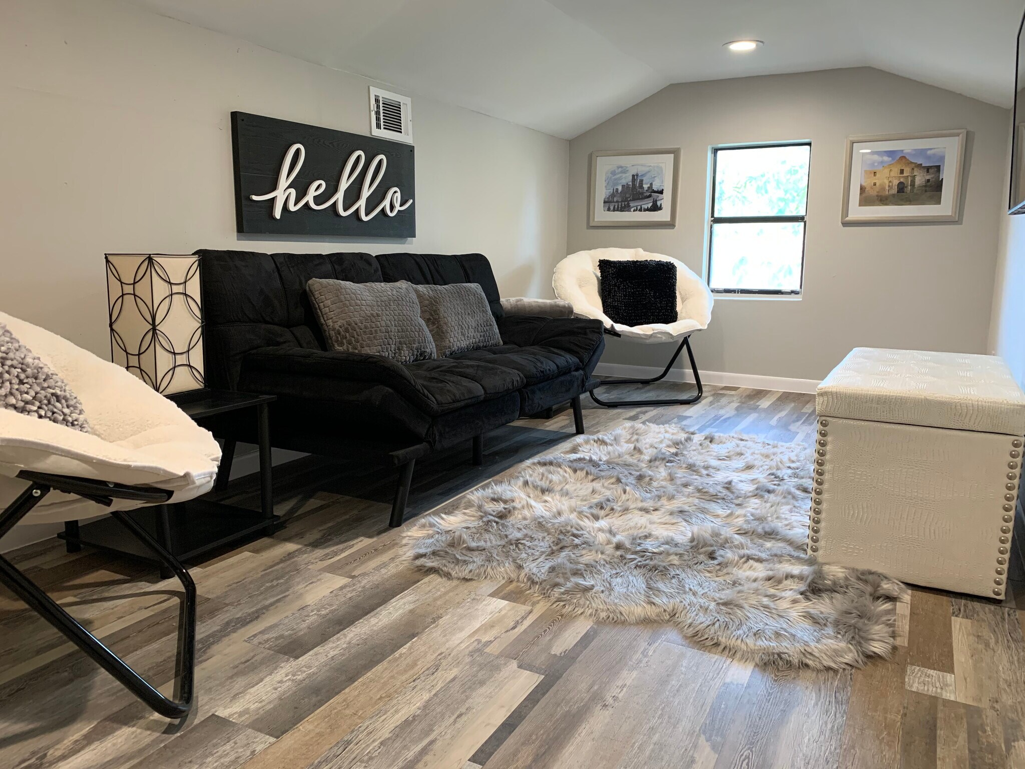 Loft - 6502 Cedarhill