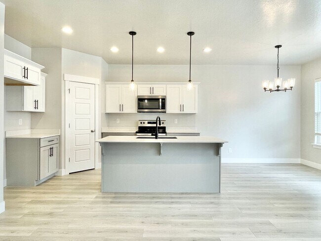 Building Photo - Gorgeous Lehi Home at The Exchange!