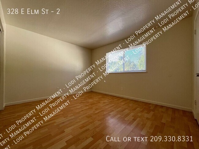 Building Photo - 328 E Elm St