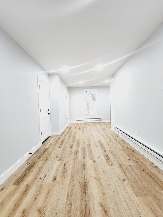 Unit 2 - 42 Stevens Ave