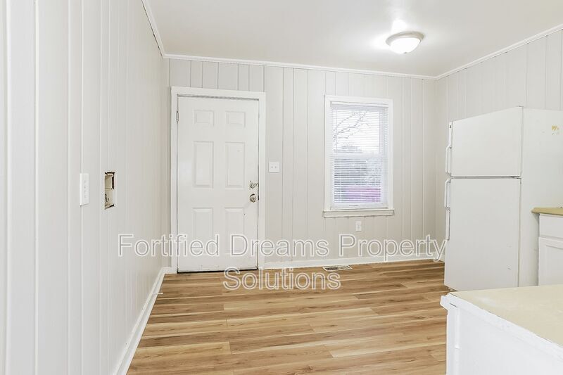 Building Photo - 401 Gregory St SW