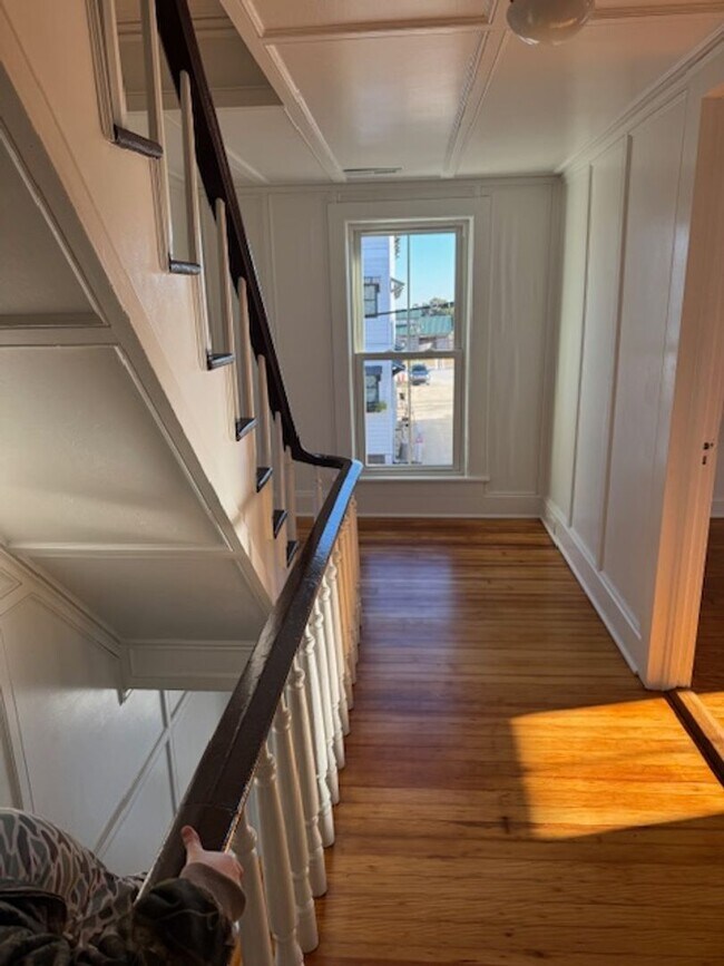 Building Photo - 205 Sir Walter Raleigh St