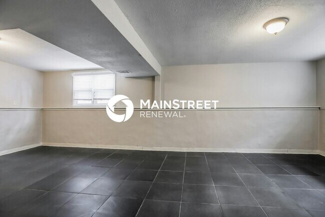 Building Photo - 3 Bedroom Pet-Friendly Home in Belton, MO with Main Street Renewal