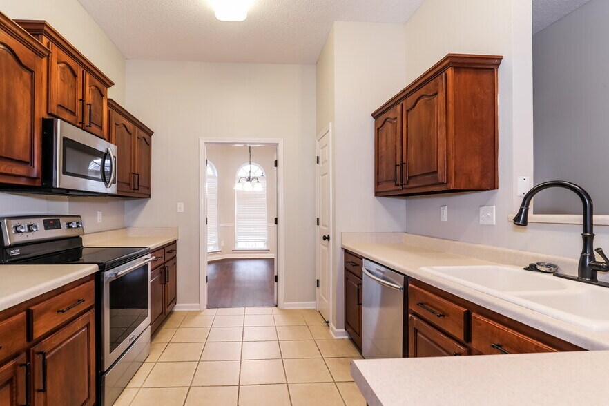 Building Photo - 5467 Milton Ridge Dr