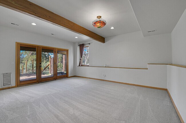Building Photo - 33628 Berg Ln