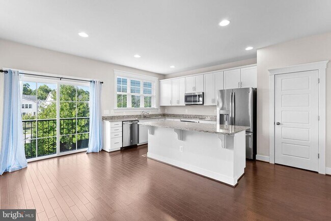 Building Photo - 207 Miles Hawk Terrace