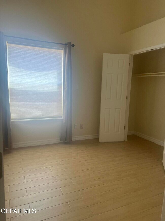 Building Photo - 7065 Tierra Roja St