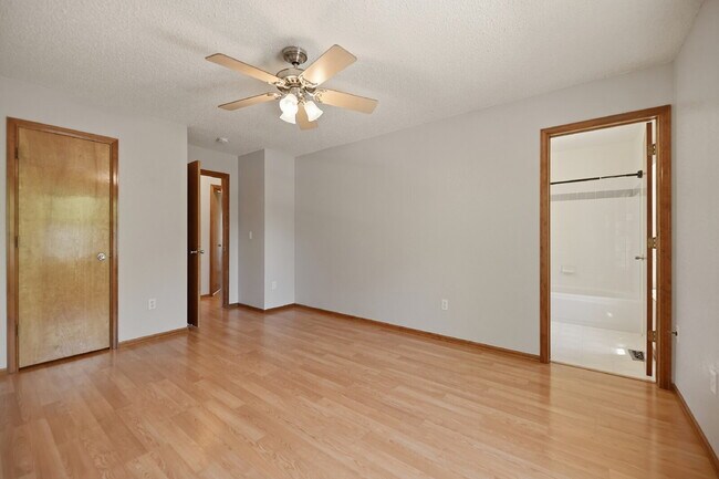 Building Photo - $2,995.95 | 4 Bed, 2 Bath Single Family Westminster Home – Central A/C and heating, In Unit Washe...