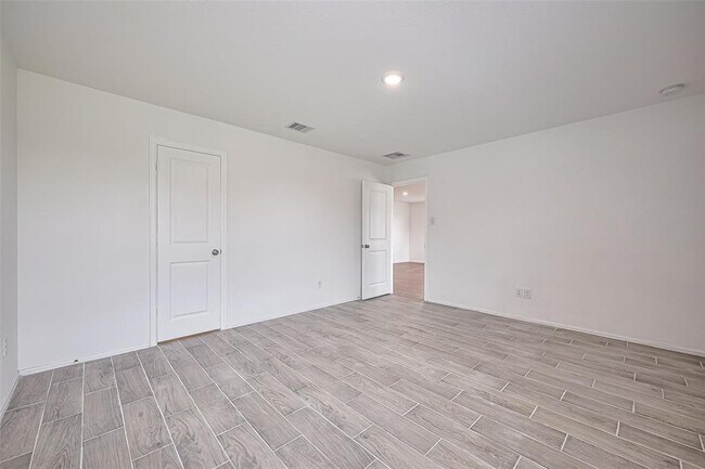 Building Photo - 9603 Fulvetta Briar Ct