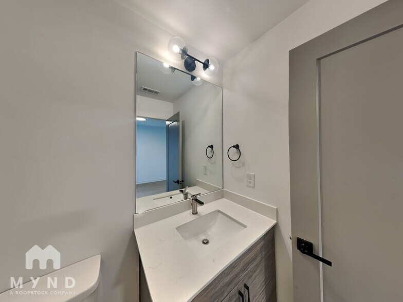 Building Photo - 1434 Walker Pl SE