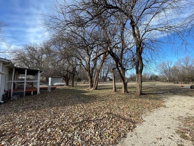 Building Photo - 3 Bed 2 Bath in Quiet Rural Setting