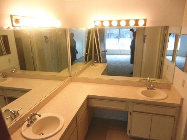 Building Photo - 2955 Talladega Dr