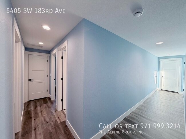 Building Photo - 5405 SW 183rd Ave