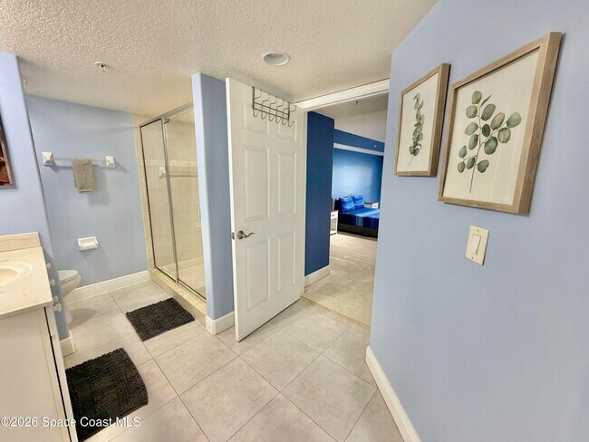 Building Photo - 551 Casa Bella Dr