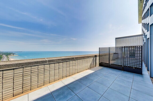 Building Photo - 1550 N Lake Shore Dr