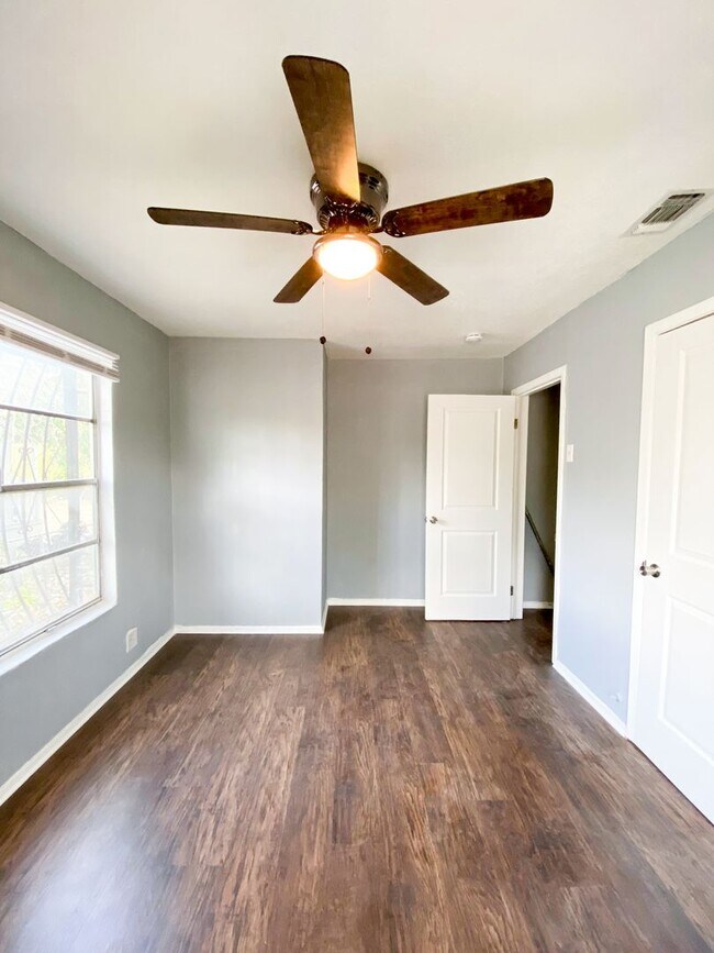 Building Photo - UNIVERSITY PARK