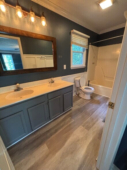 Building Photo - 2501 Water Run Ct