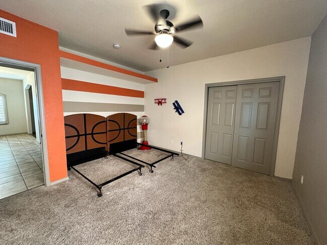 Building Photo - 4136 Tierra Venado Dr