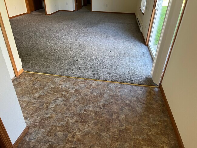 Building Photo - 1105 Heritage Ct