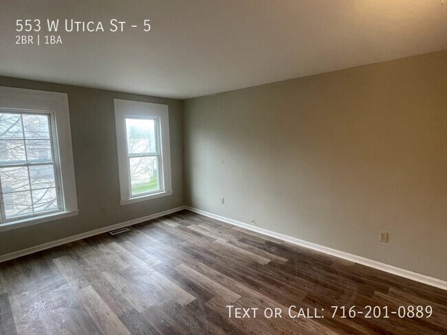 Building Photo - 553 W Utica St