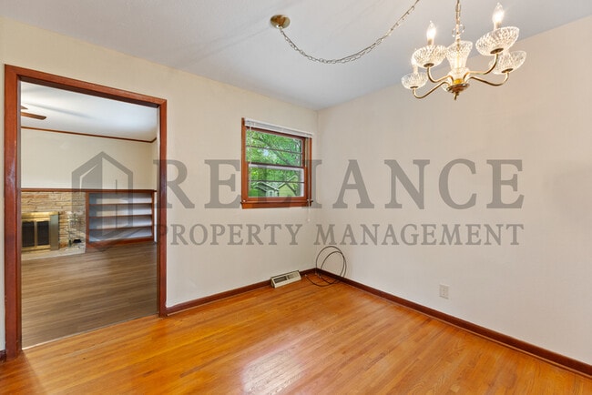 Building Photo - 6406 E Beachy Ave