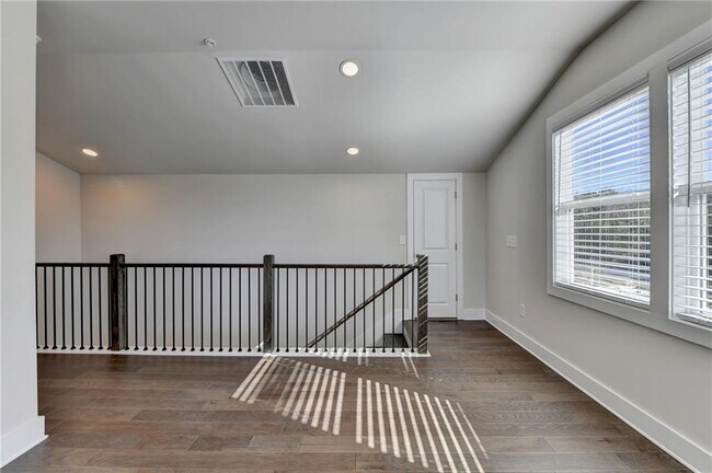 Building Photo - 1241 Waldon Xing