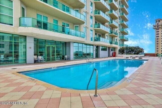 Building Photo - 1431 Riverplace Blvd