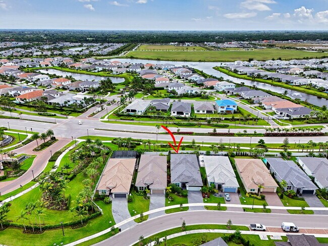 Building Photo - 9901 Regency Wy