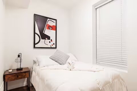 Building Photo - 2943 N Gresham Ave