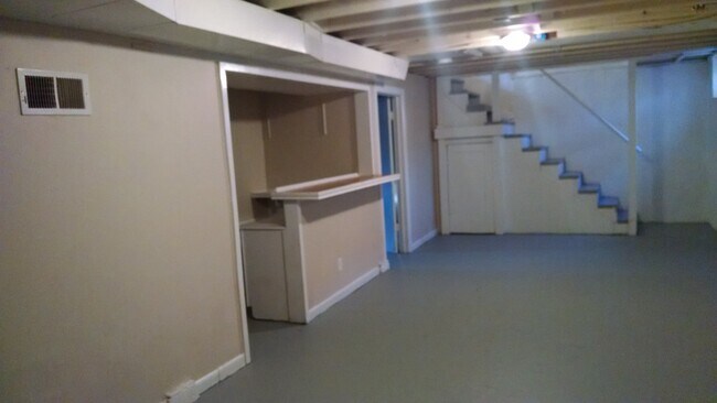 Building Photo - 7830 Donnelly Ave