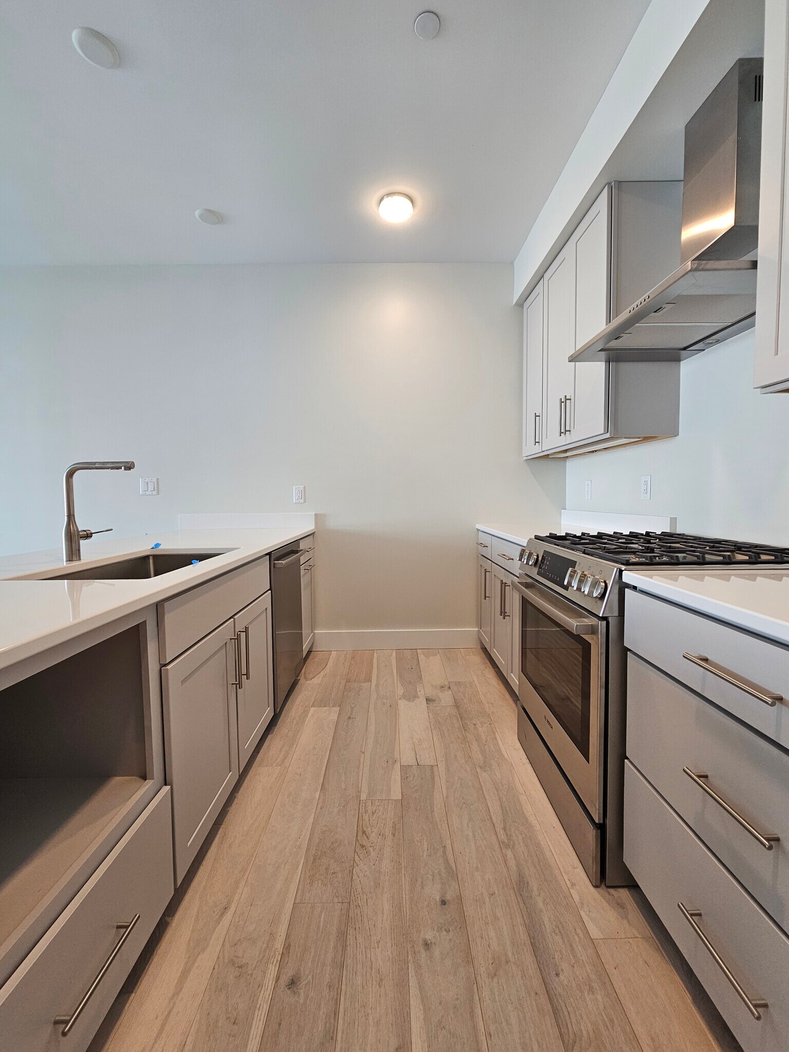 Kitchen - 383 Commercial St