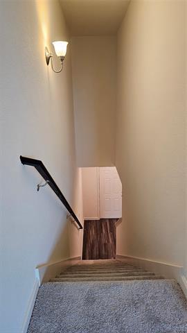 Building Photo - 2102 Prairie Ln