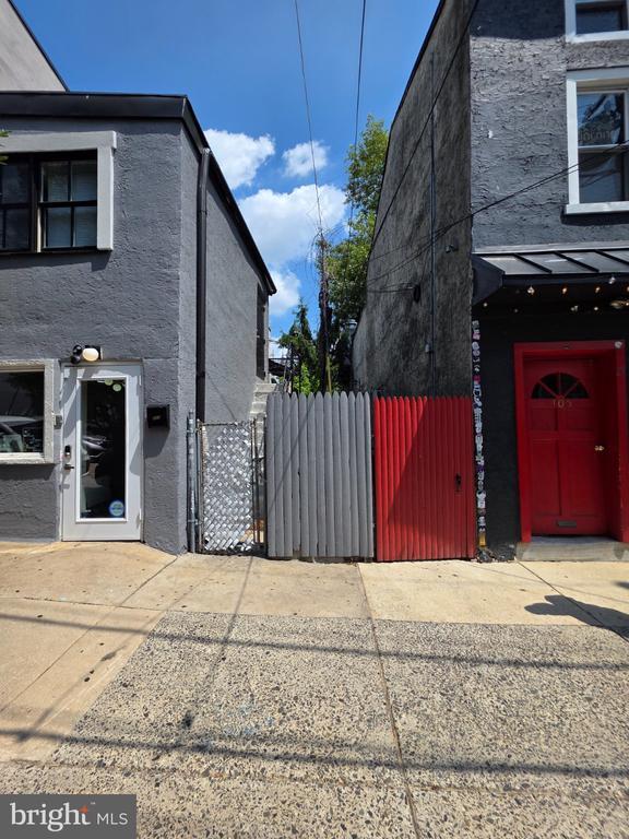 Building Photo - 4338 Cresson St